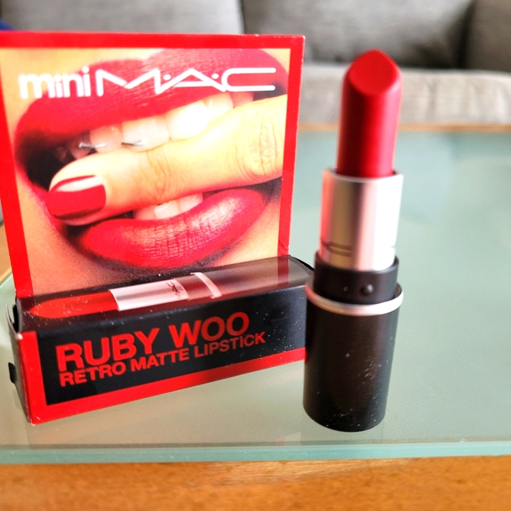Mini MAC RUBY WOO